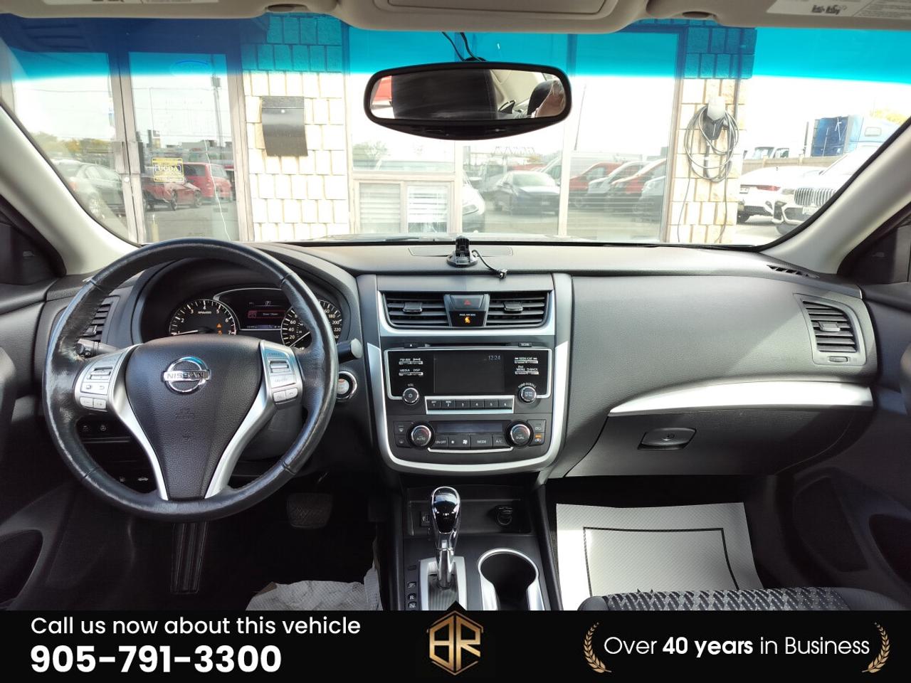 2017 Nissan Altima SV Photo