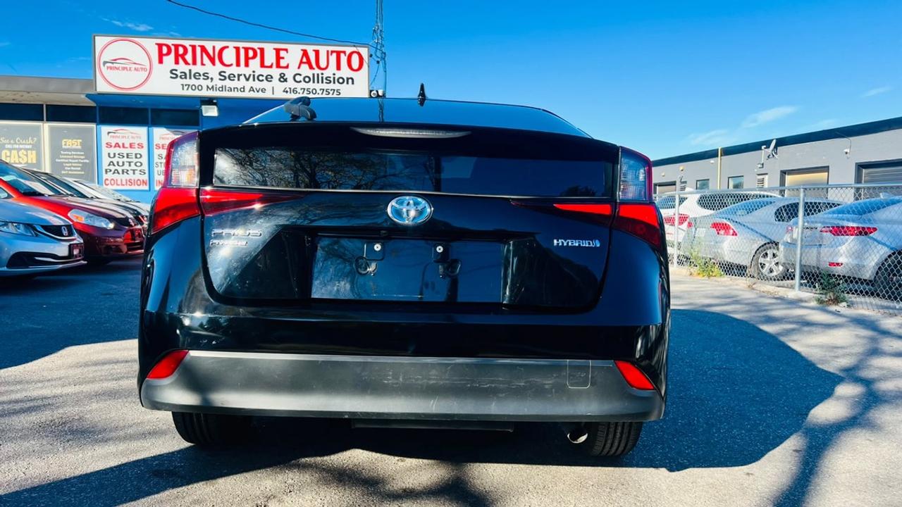 2022 Toyota Prius TECHNOLOGY Photo3
