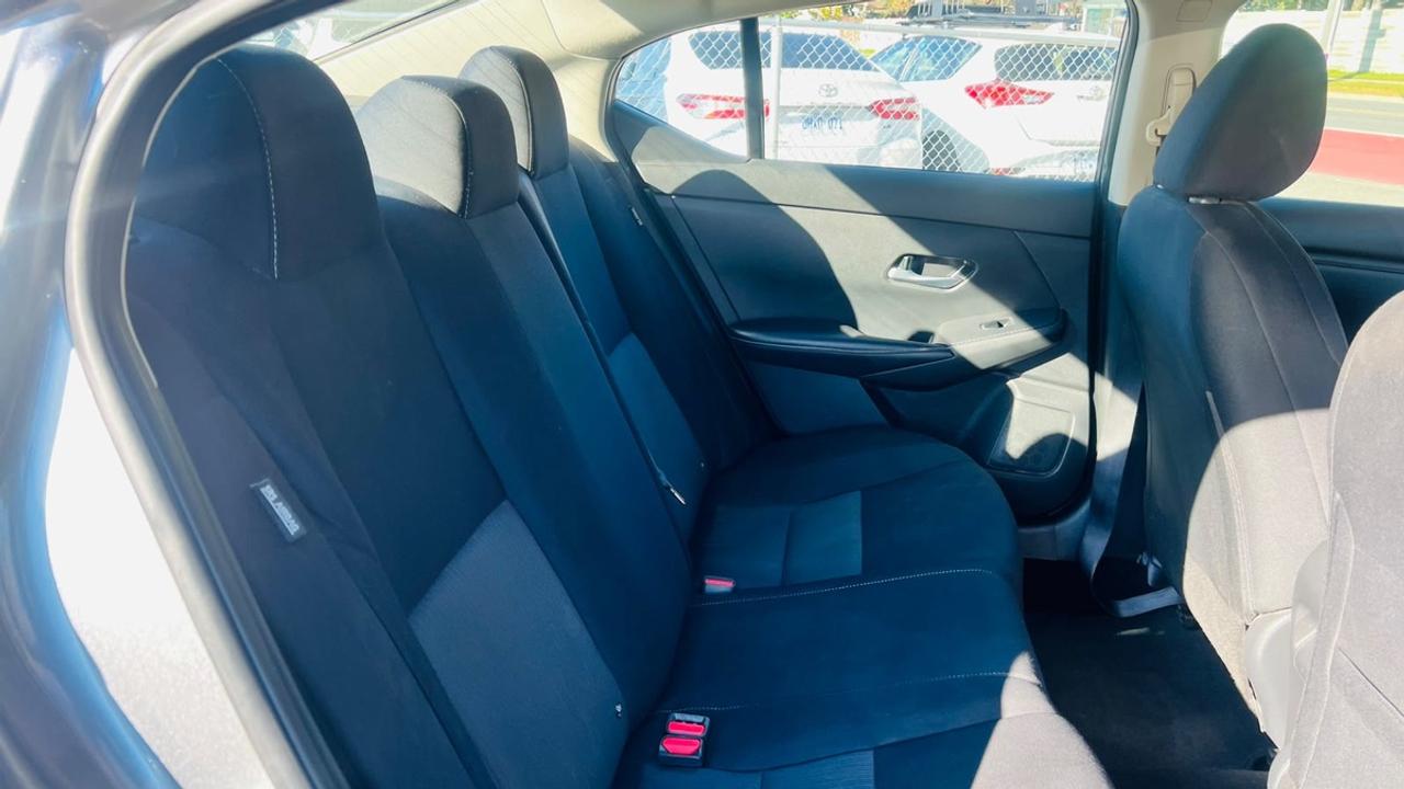 2023 Nissan Sentra SV Photo