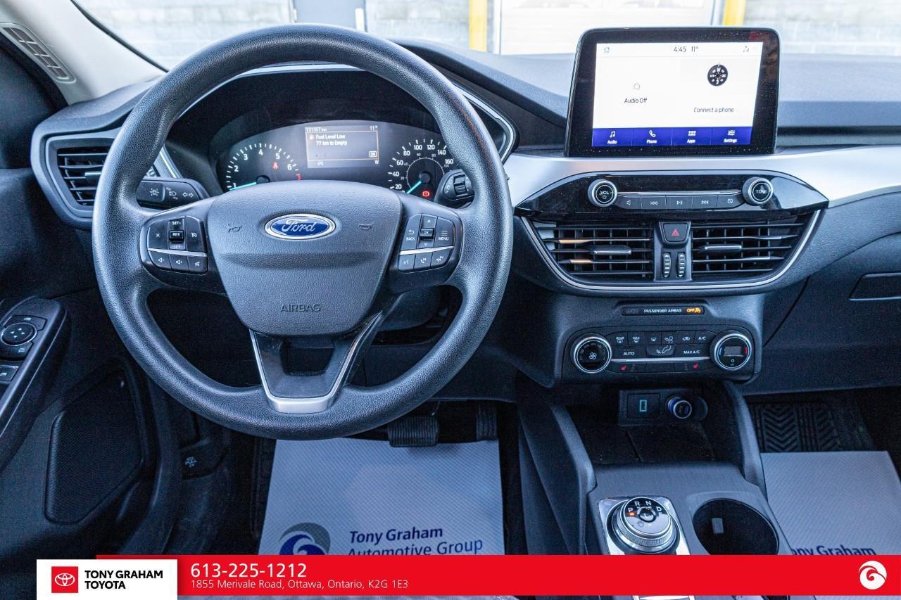 2020 Ford Escape SE Photo