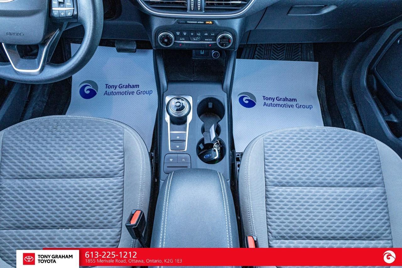 2020 Ford Escape SE Photo