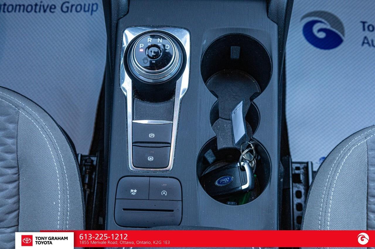 2020 Ford Escape SE Photo