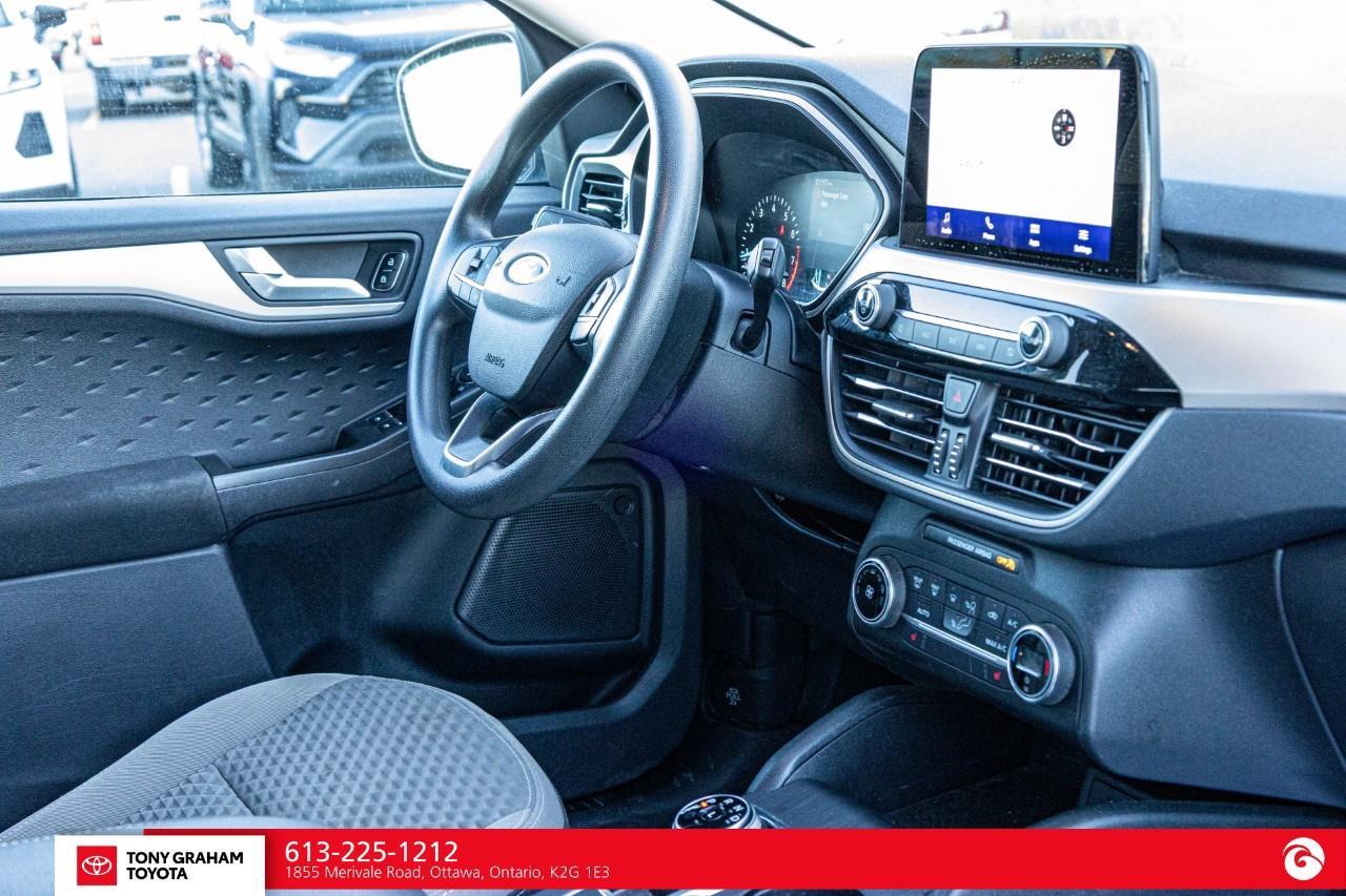 2020 Ford Escape SE Photo
