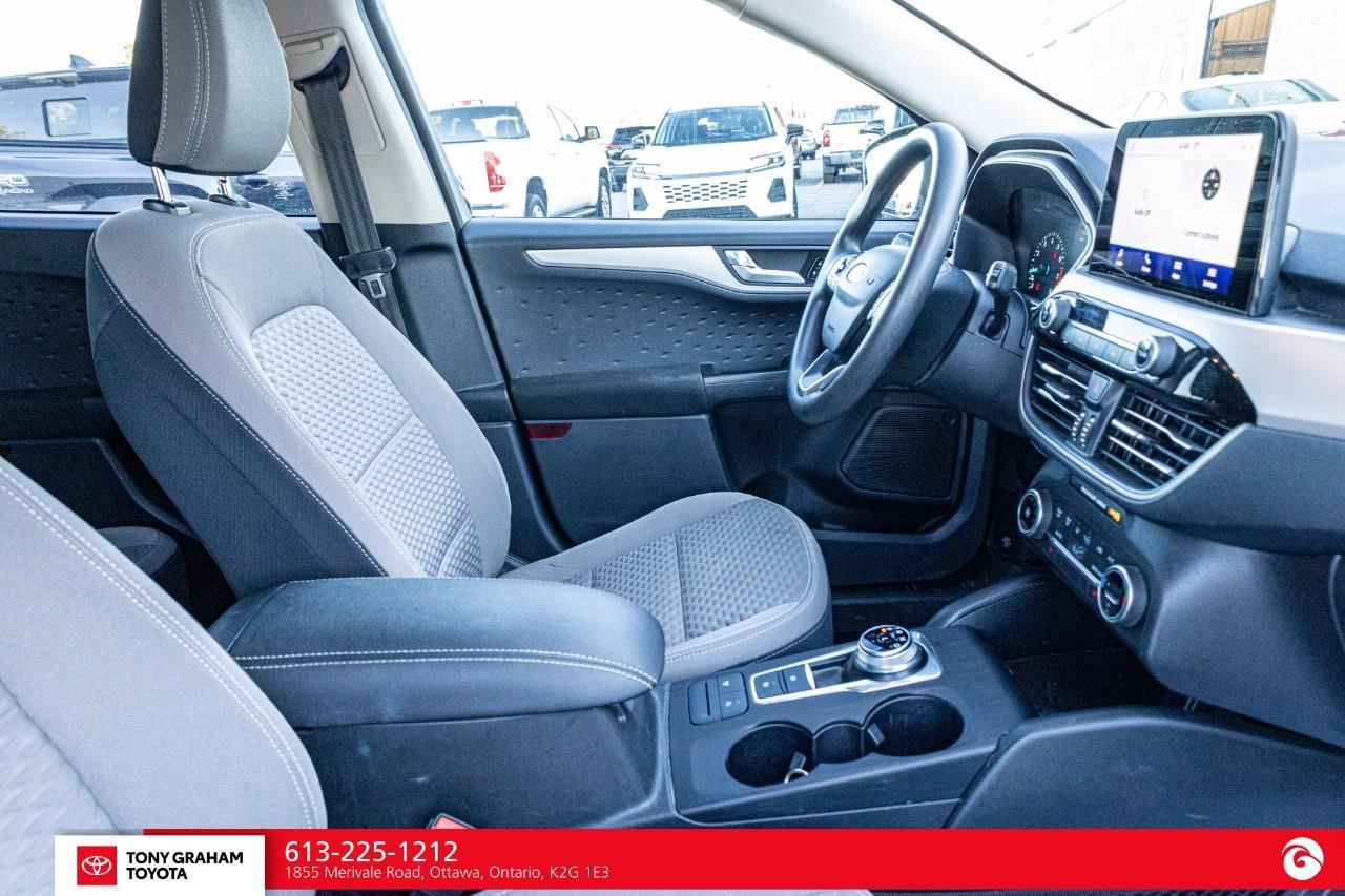 2020 Ford Escape SE Photo