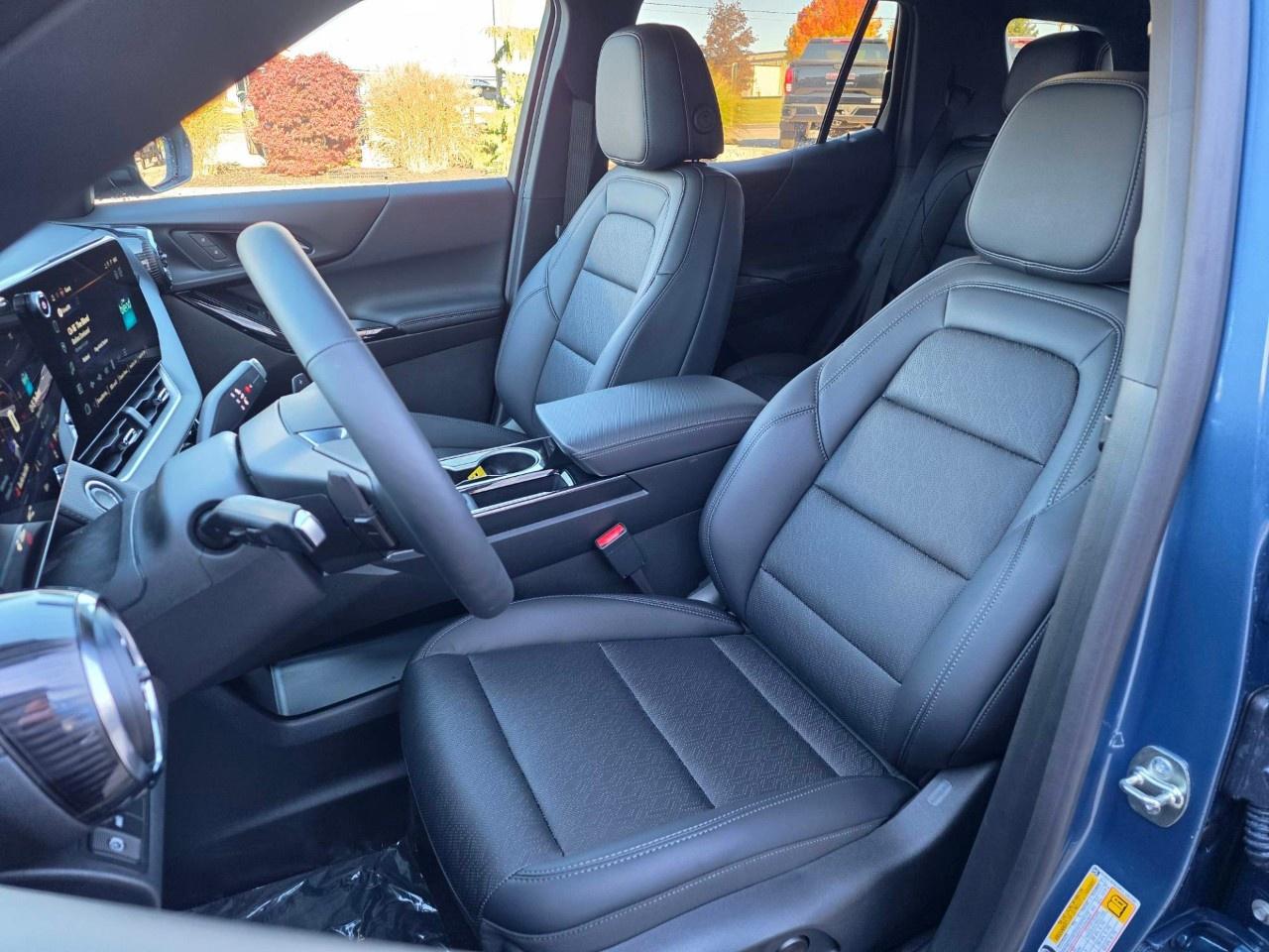 2027 Chevrolet Equinox AWD LT Photo3