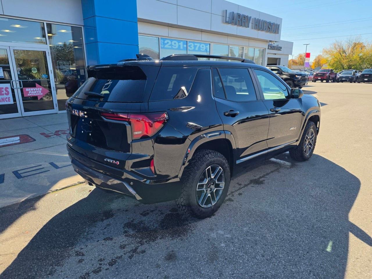 2027 GMC Terrain AWD AT4 Photo2
