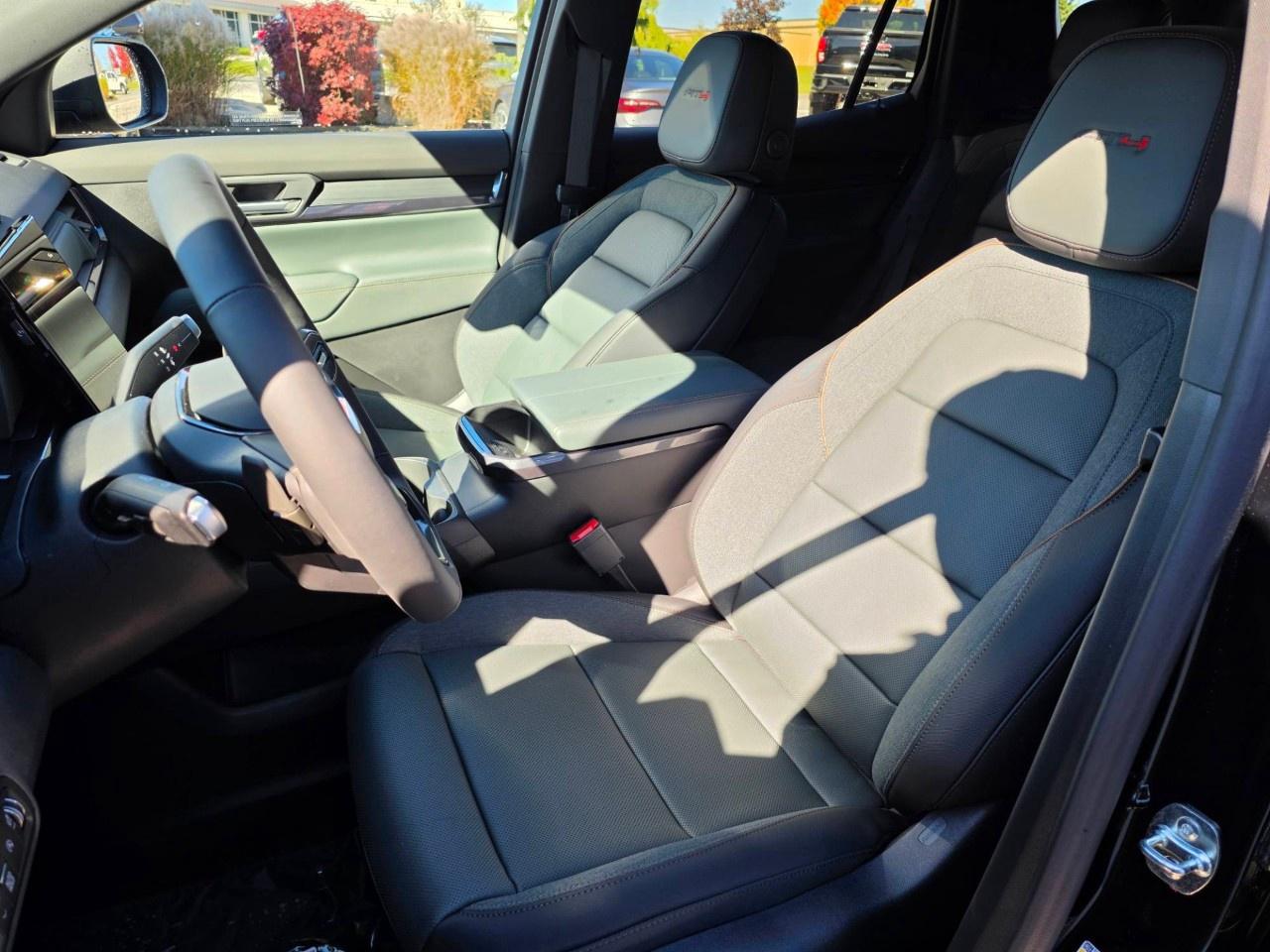 2027 GMC Terrain AWD AT4 Photo3