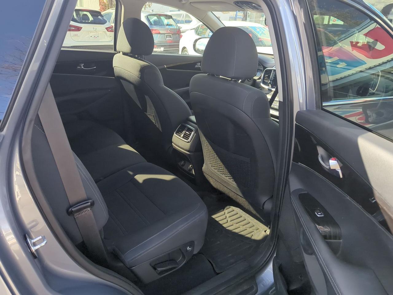 2020 Kia Sorento LX+ V6