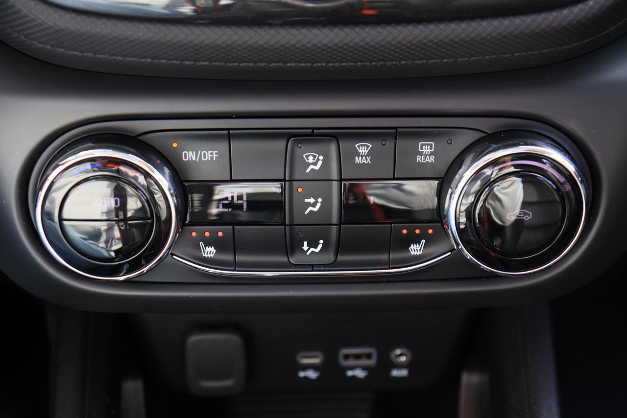 2021 Chevrolet TrailBlazer LT | AWD | Leather | Pano Roof | BSM | ACC & More! Photo