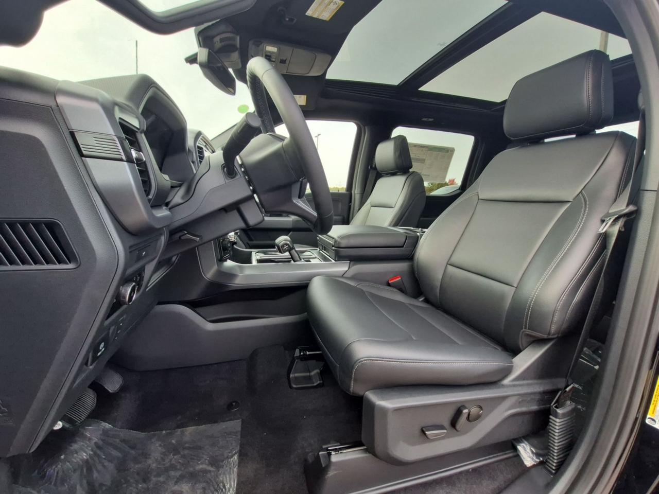 2026 Ford F-150 XLT 4WD, BLACK PKG, MOONROOF, B&O SOUND Photo
