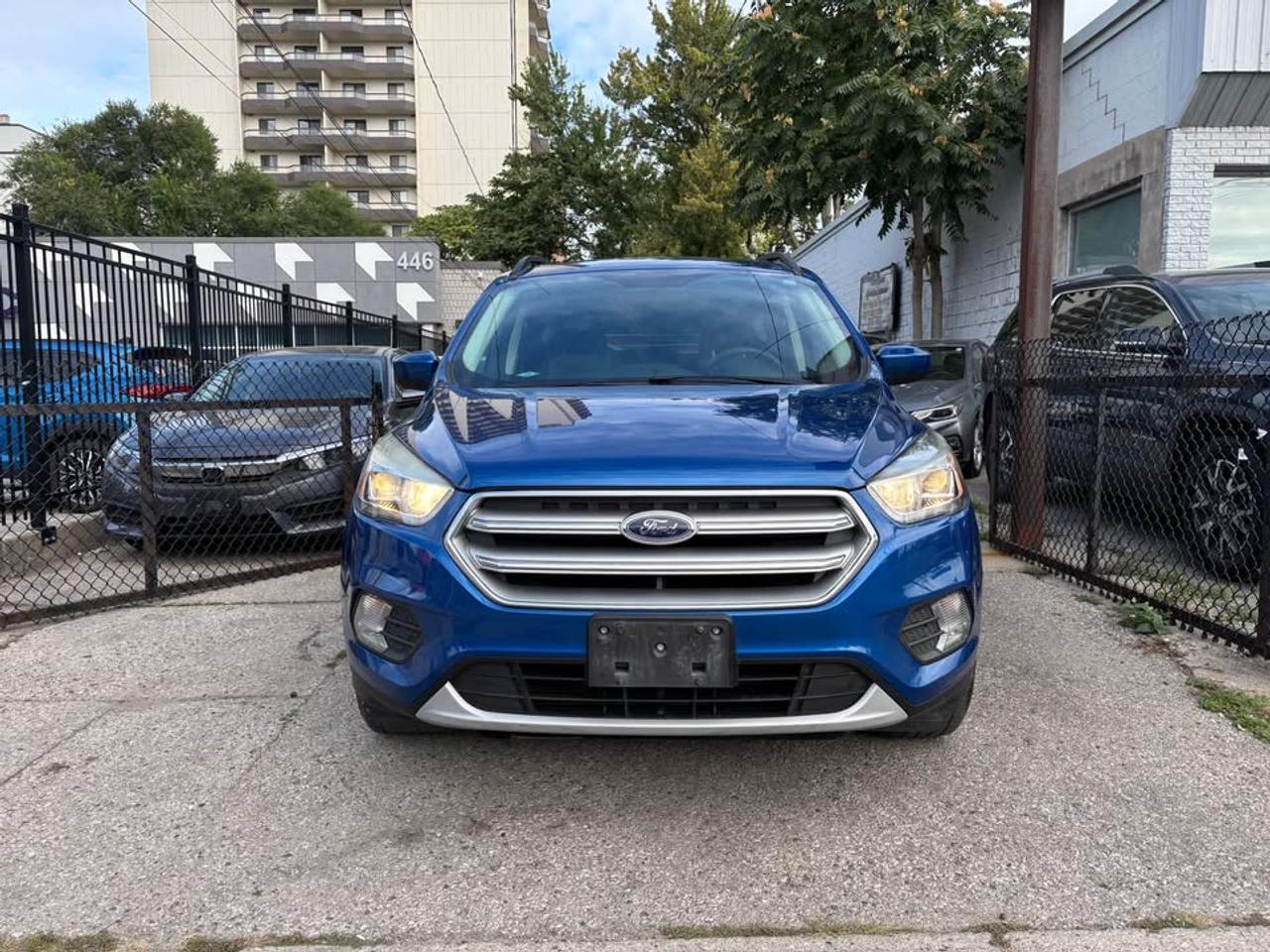 2017 Ford Escape SE Photo2