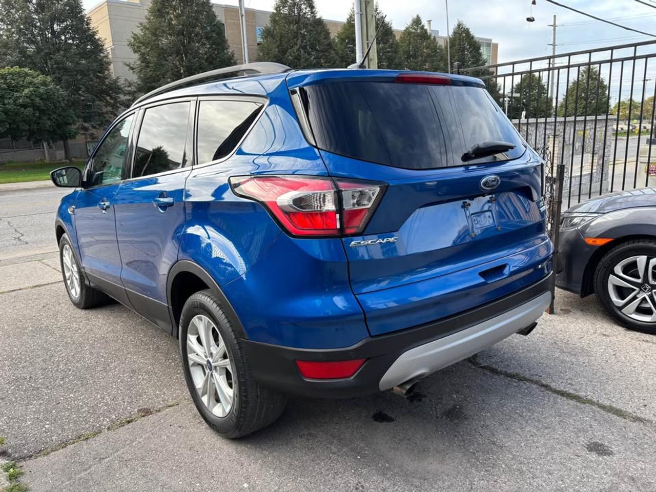 2017 Ford Escape SE Photo4