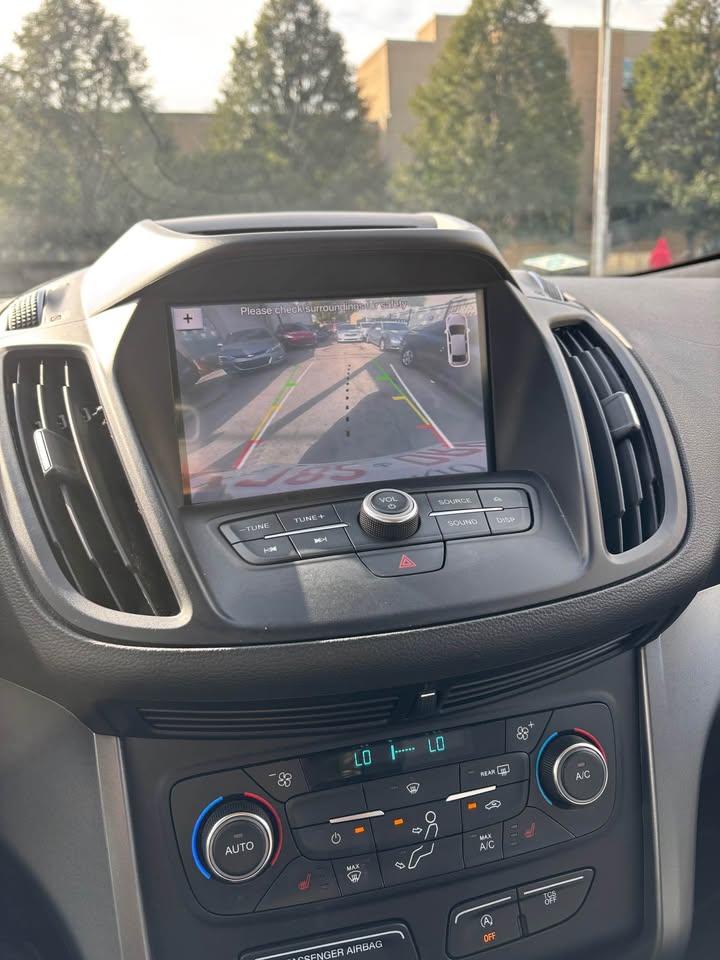 2017 Ford Escape SE Photo