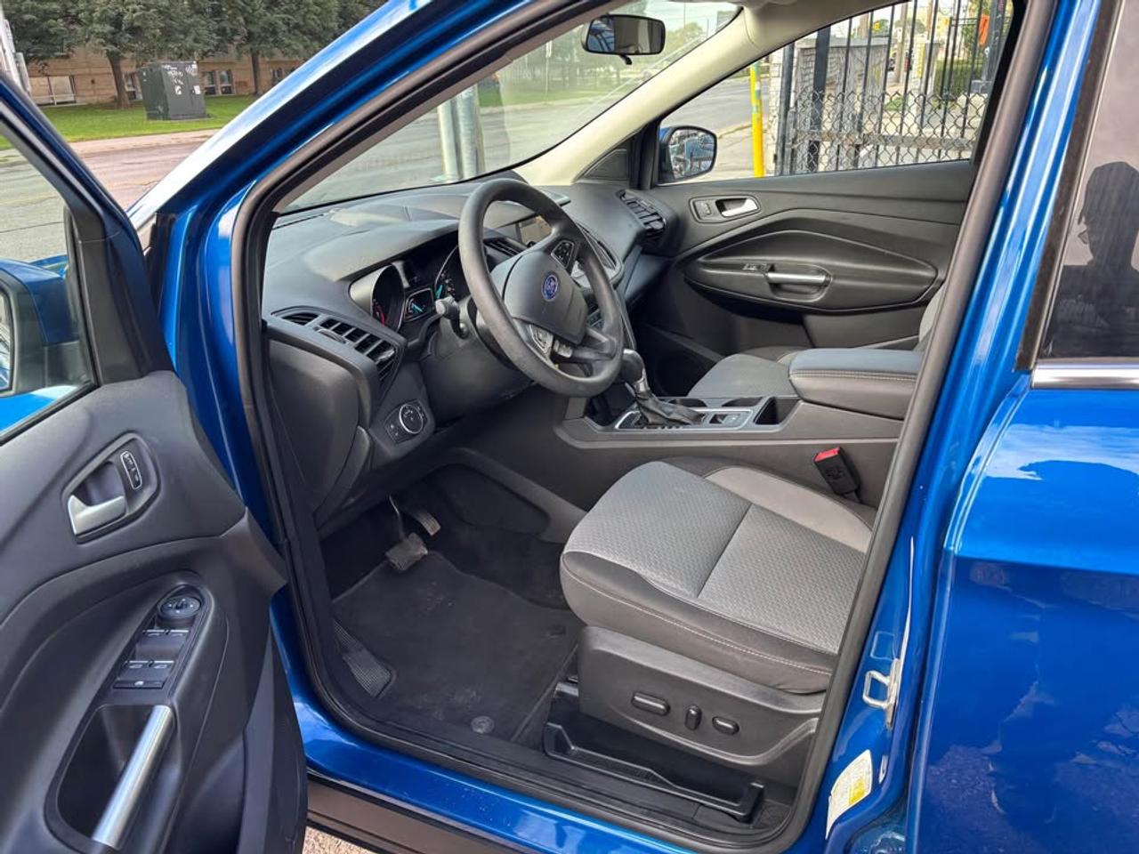 2017 Ford Escape SE Photo