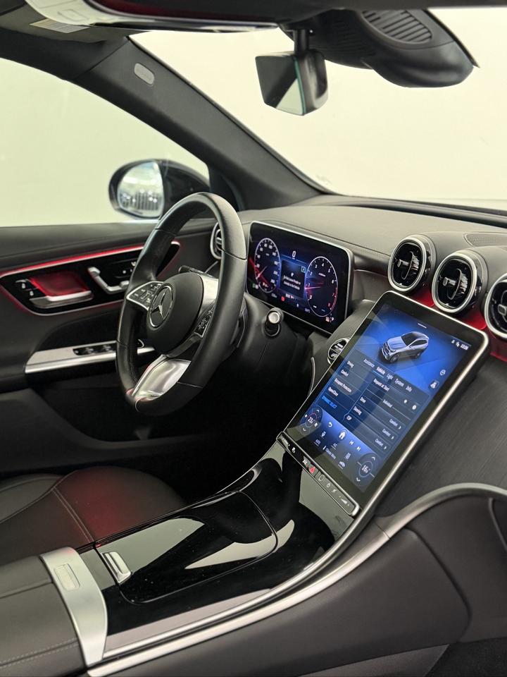 2024 Mercedes-Benz GLC-Class GLC 300 MILD HYBRID | WIRELESS CARPLAY | PANOROOF Photo