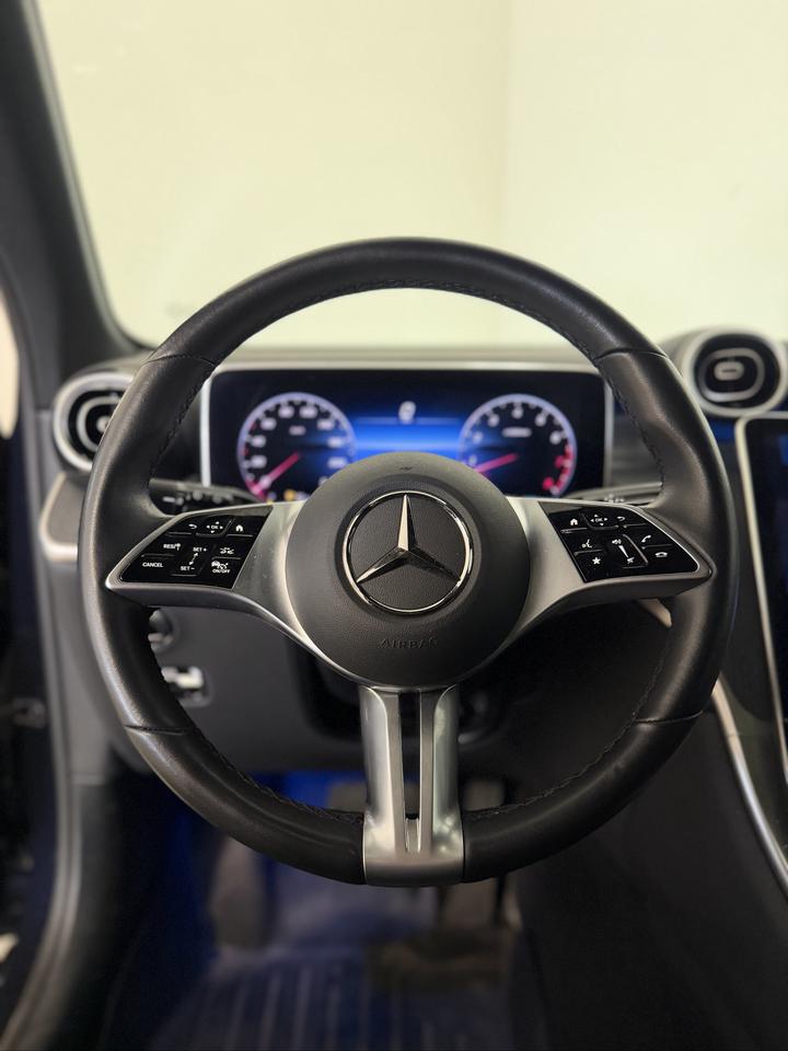 2024 Mercedes-Benz GLC-Class GLC 300 MILD HYBRID | WIRELESS CARPLAY | PANOROOF Photo