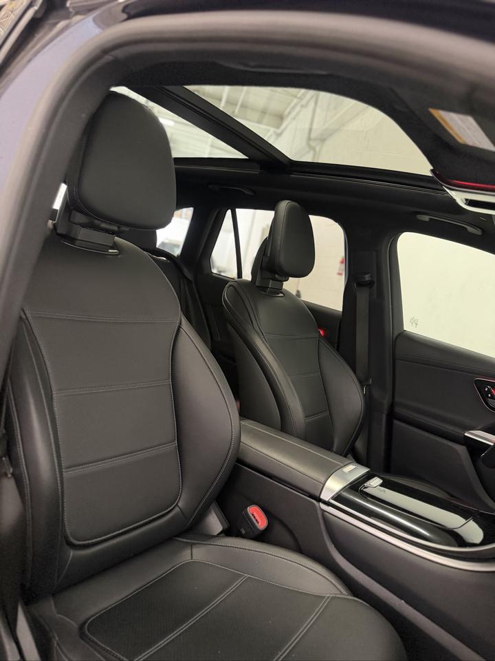 2024 Mercedes-Benz GLC-Class GLC 300 MILD HYBRID | WIRELESS CARPLAY | PANOROOF Photo