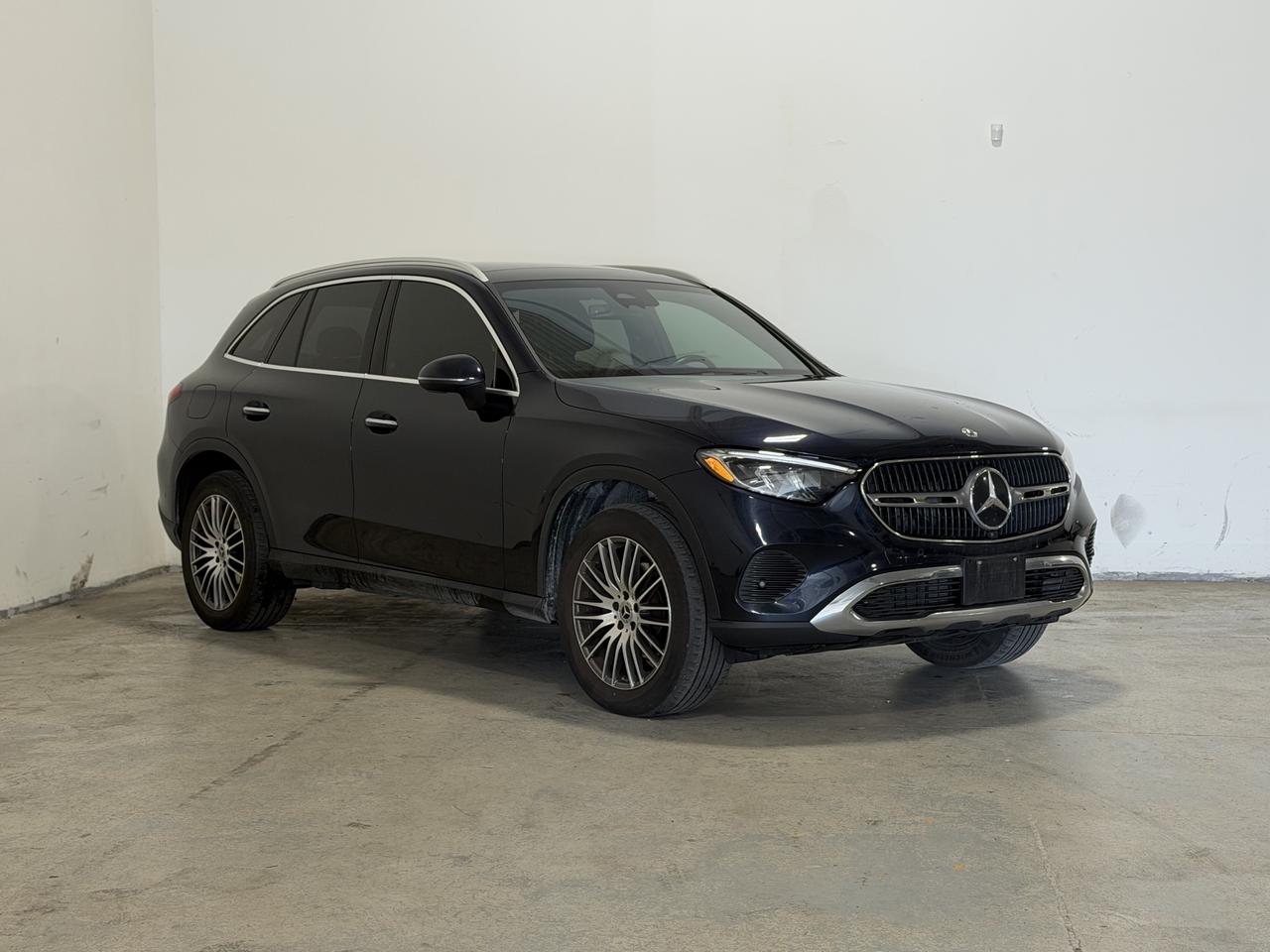 2024 Mercedes-Benz GLC-Class GLC 300 MILD HYBRID | WIRELESS CARPLAY | PANOROOF Photo2