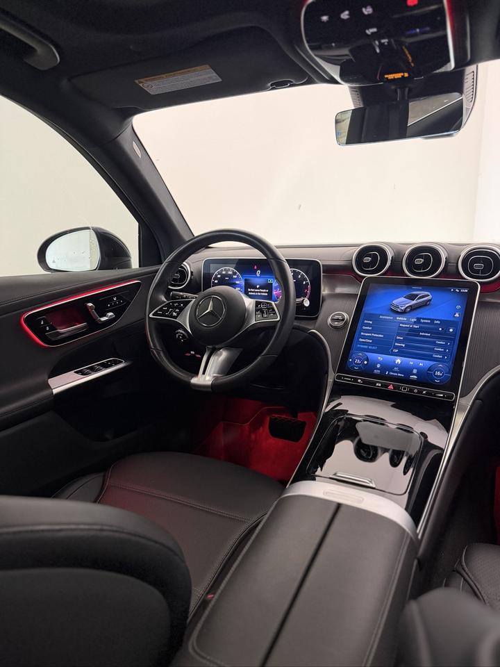 2024 Mercedes-Benz GLC-Class GLC 300 MILD HYBRID | WIRELESS CARPLAY | PANOROOF Photo