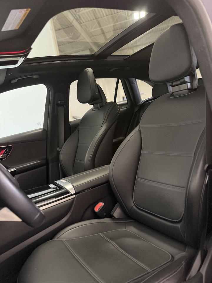 2024 Mercedes-Benz GLC-Class GLC 300 MILD HYBRID | WIRELESS CARPLAY | PANOROOF Photo