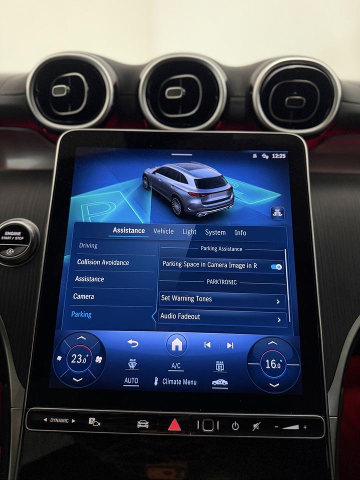 2024 Mercedes-Benz GLC-Class GLC 300 MILD HYBRID | WIRELESS CARPLAY | PANOROOF Photo
