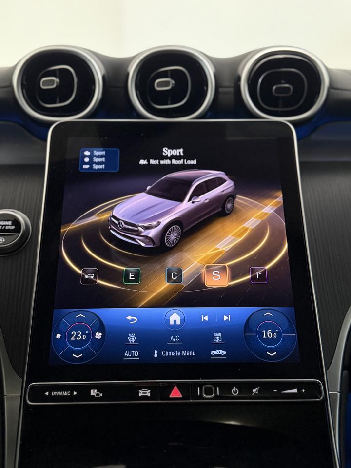 2024 Mercedes-Benz GLC-Class GLC 300 MILD HYBRID | WIRELESS CARPLAY | PANOROOF Photo