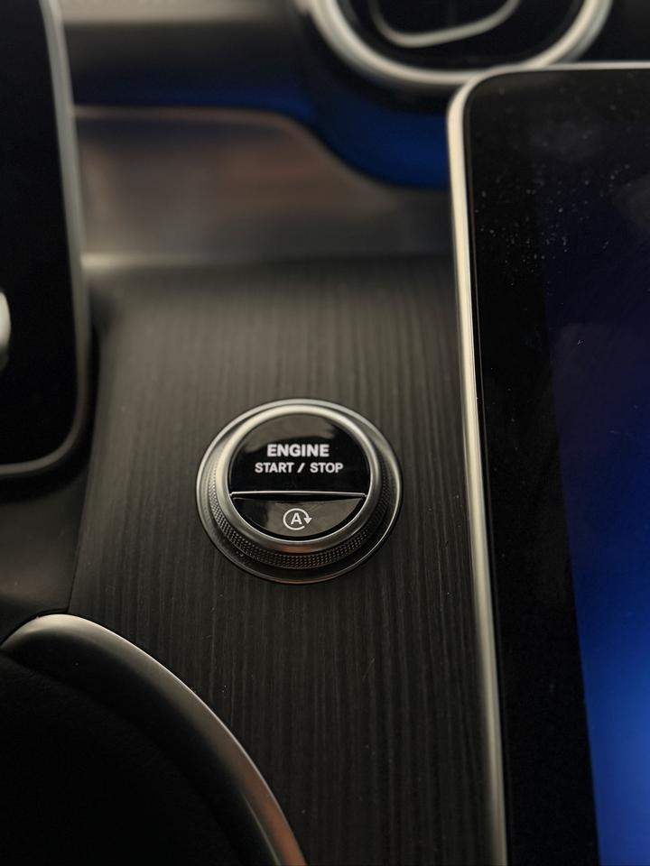 2024 Mercedes-Benz GLC-Class GLC 300 MILD HYBRID | WIRELESS CARPLAY | PANOROOF Photo