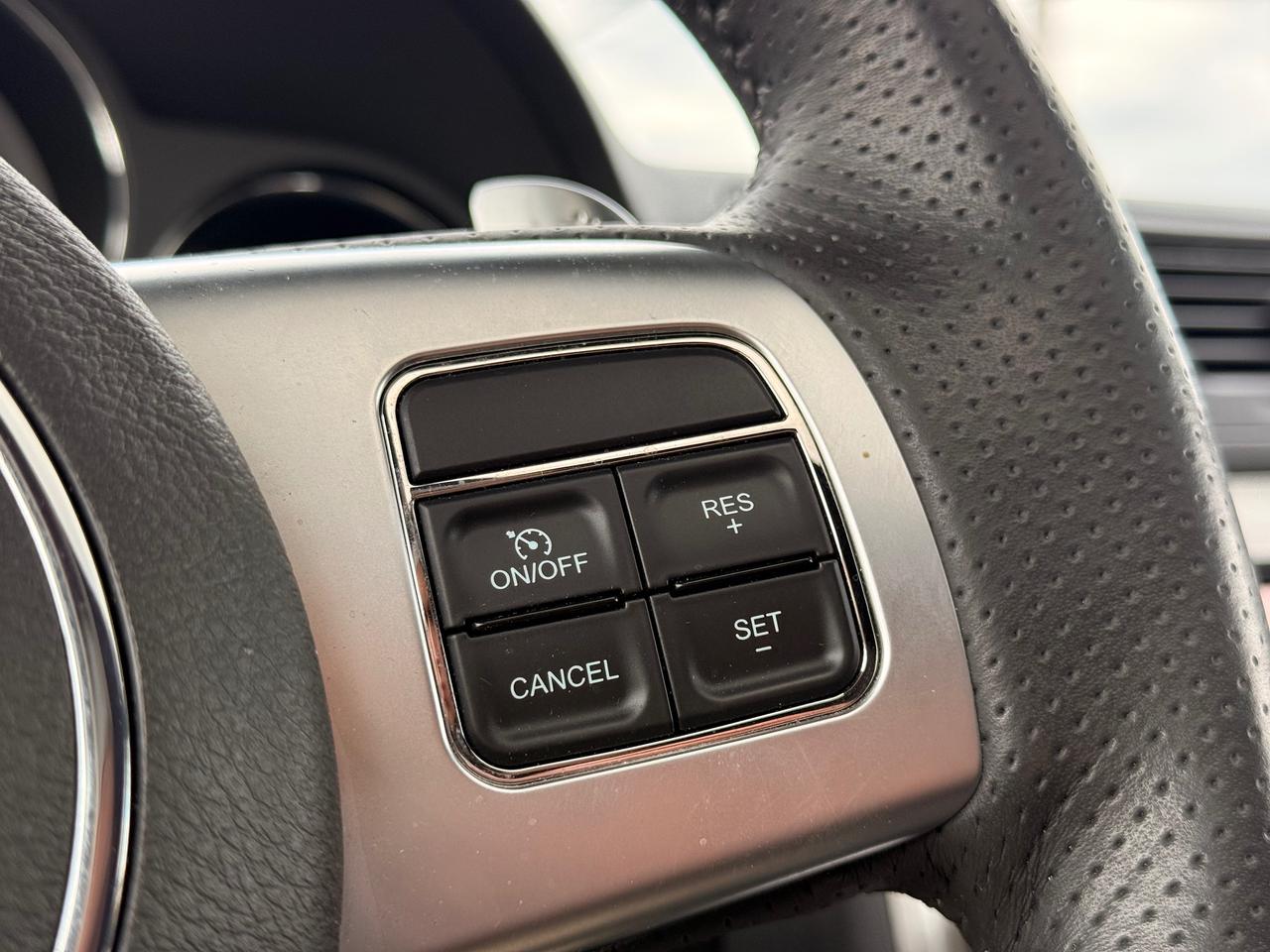 2012 Dodge Challenger SRT8 392 Photo
