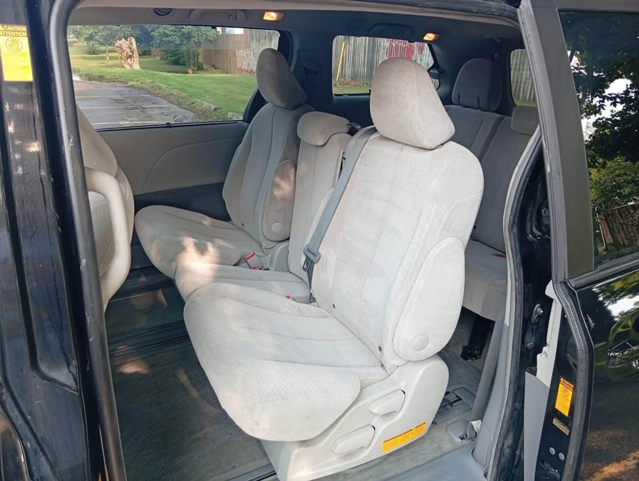 2013 Toyota Sienna LE Photo