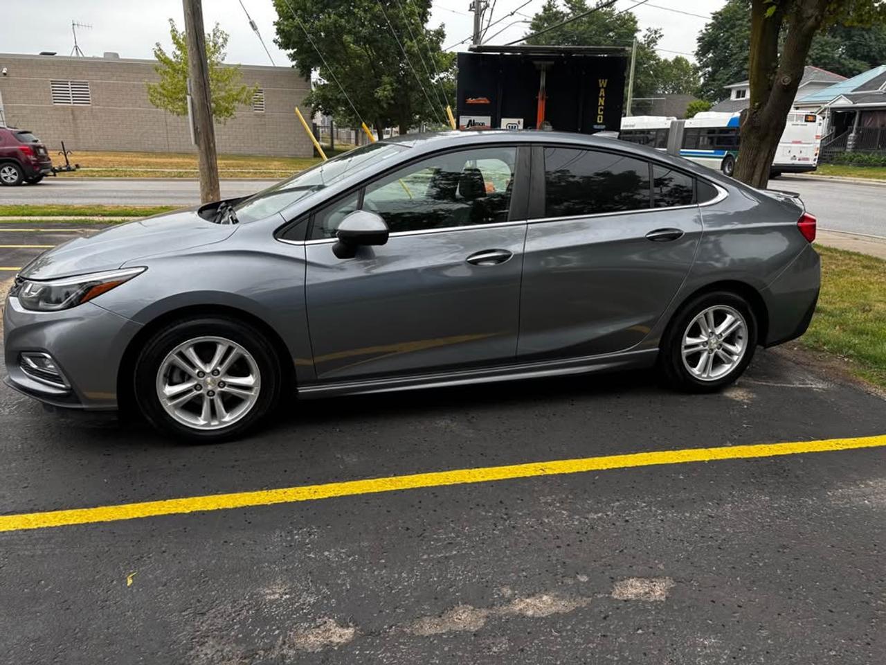2018 Chevrolet Cruze LT Photo3