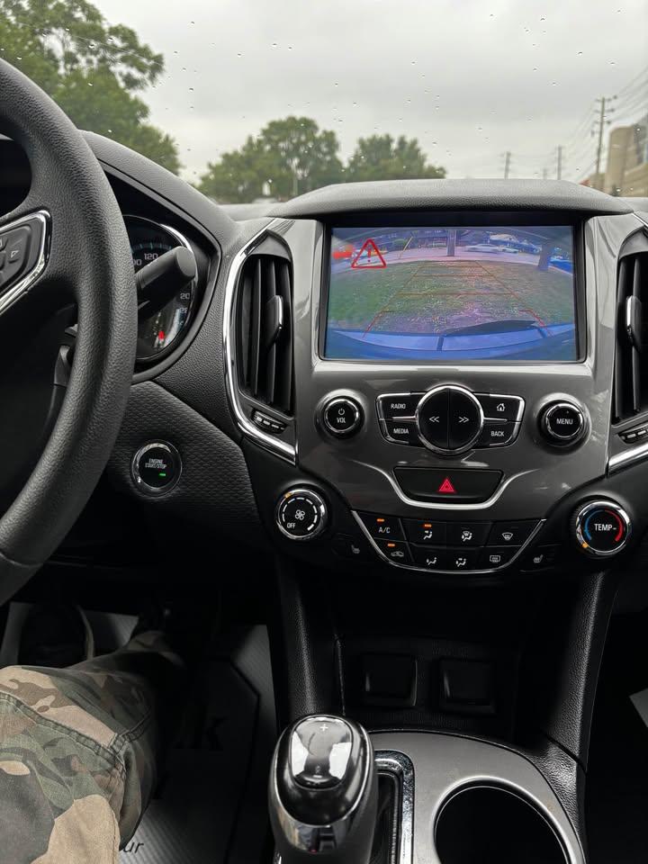 2018 Chevrolet Cruze LT Photo