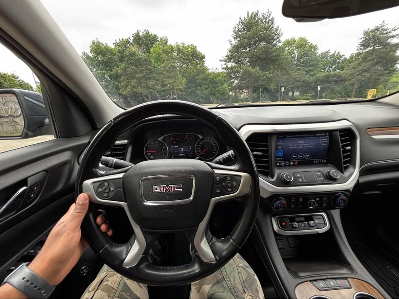 2020 GMC Acadia SLE Photo