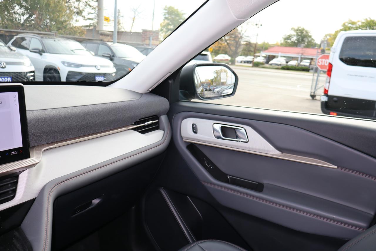 2026 Ford Explorer Active w/200A Pkg Photo