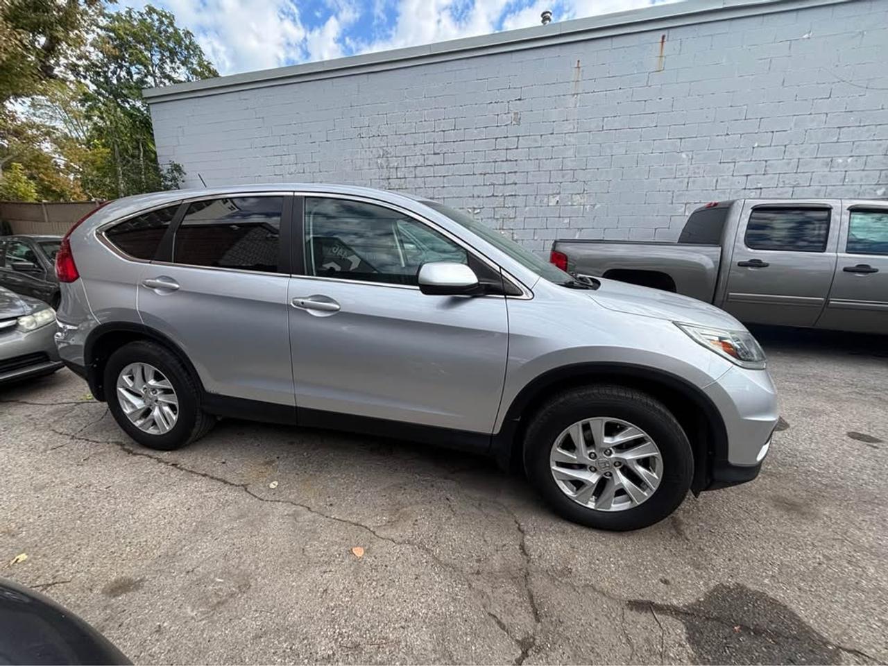 2015 Honda CR-V SE Photo