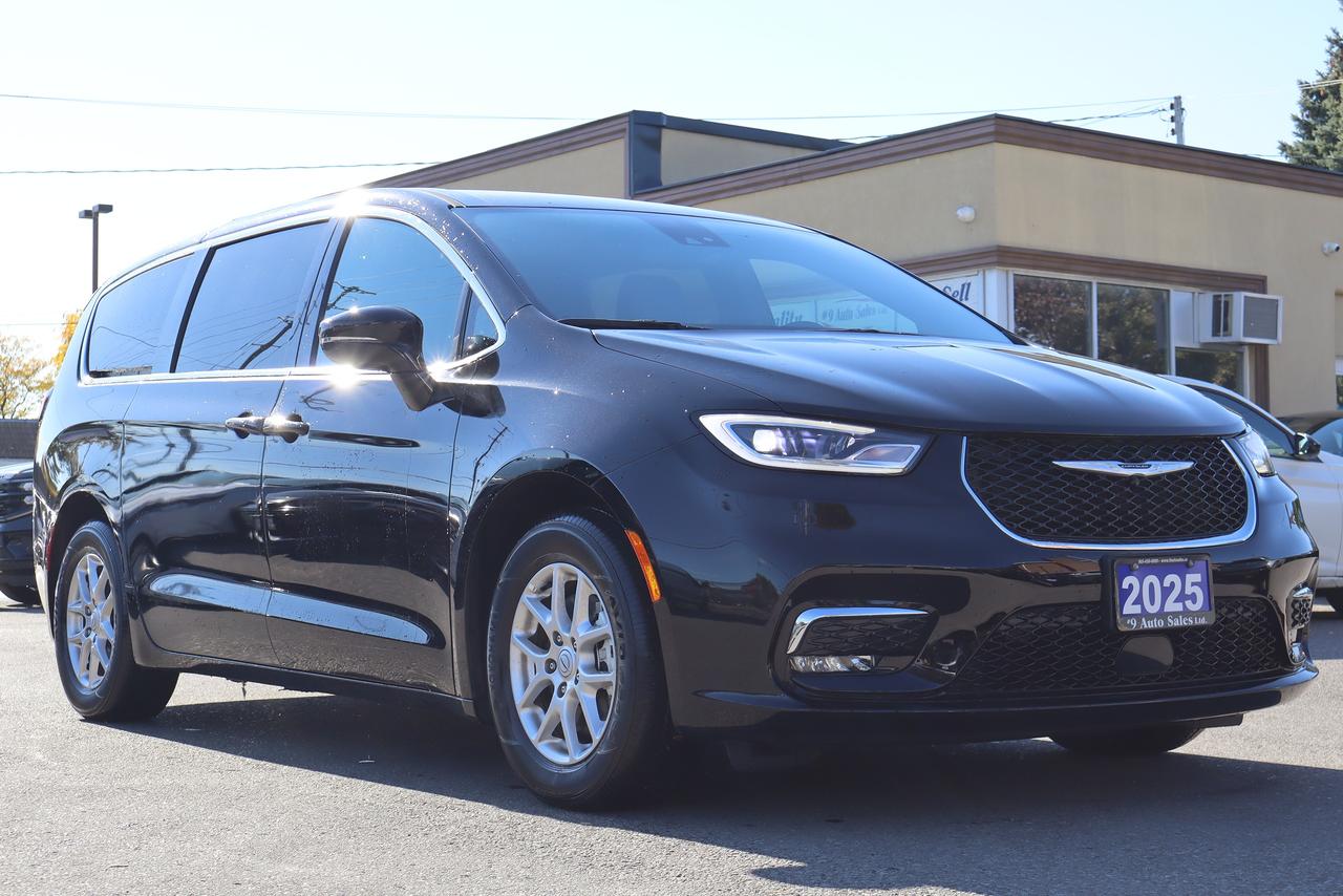 Black 2025 Chrysler Pacifica Minivan Front-Wheel Drive Automatic