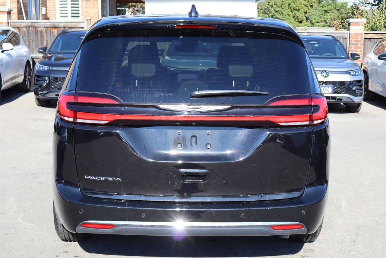 2025 Chrysler Pacifica Select FWD Photo4