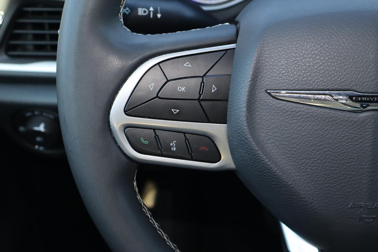 2025 Chrysler Pacifica Select FWD Photo