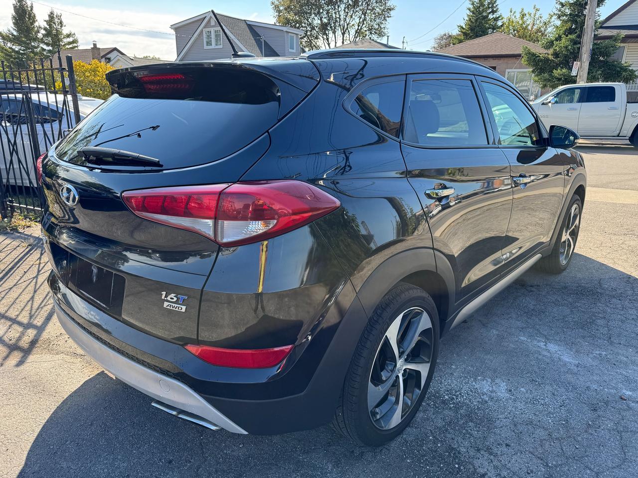 2017 Hyundai Tucson AWD 1.6L SE | CERTIFIED | NO ACCIDENTS Photo4