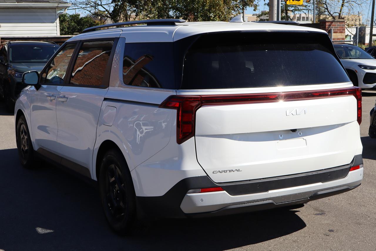 2025 Kia Carnival LX FWD Photo3