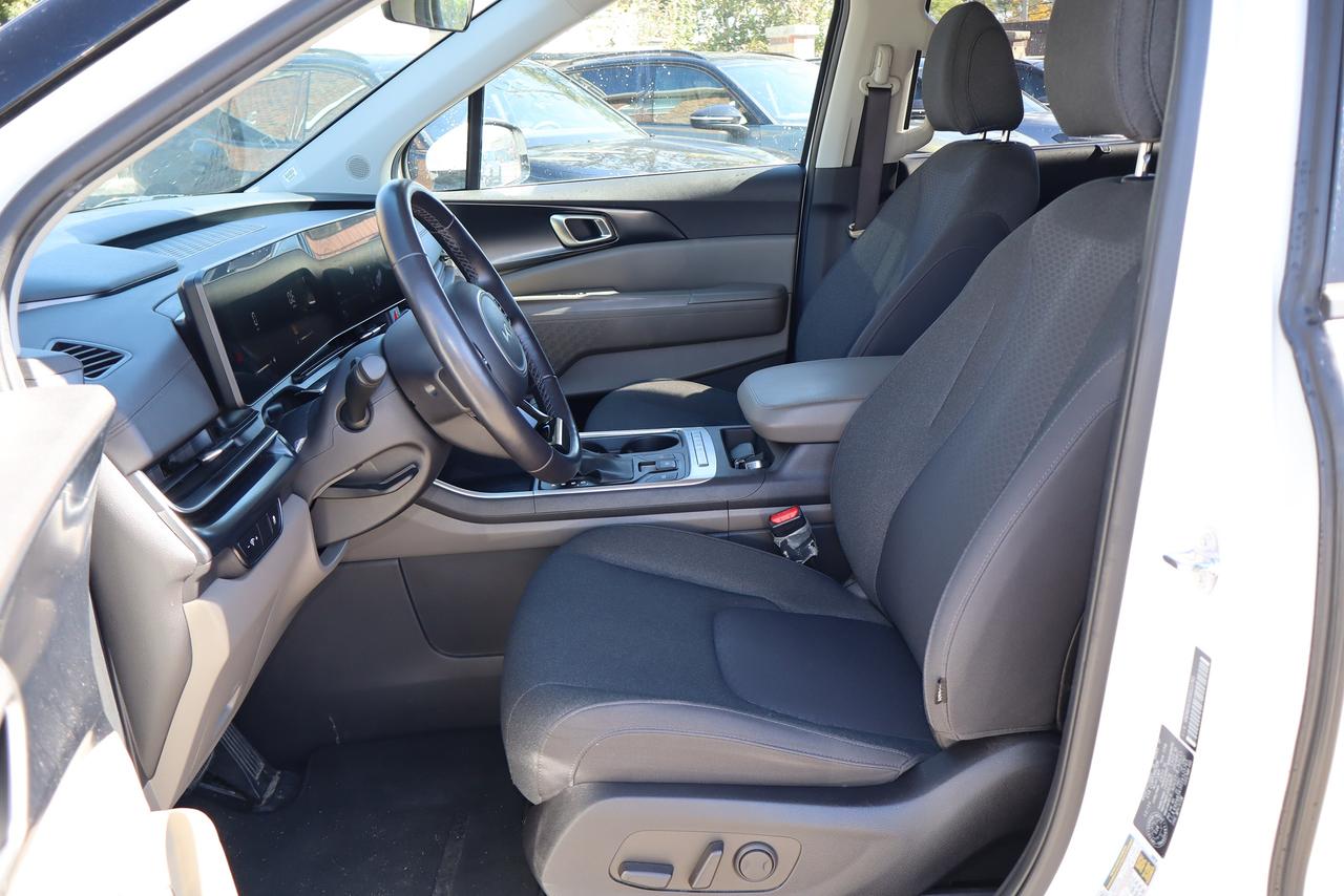 2025 Kia Carnival LX FWD Photo
