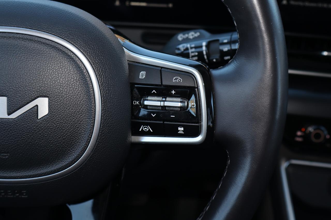 2025 Kia Carnival LX FWD Photo