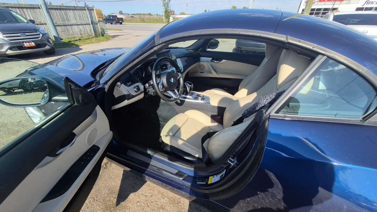 2011 BMW Z4 CONVERTIBLE sDrive35i, ONLY 134KMS, LOADED, CERT Photo