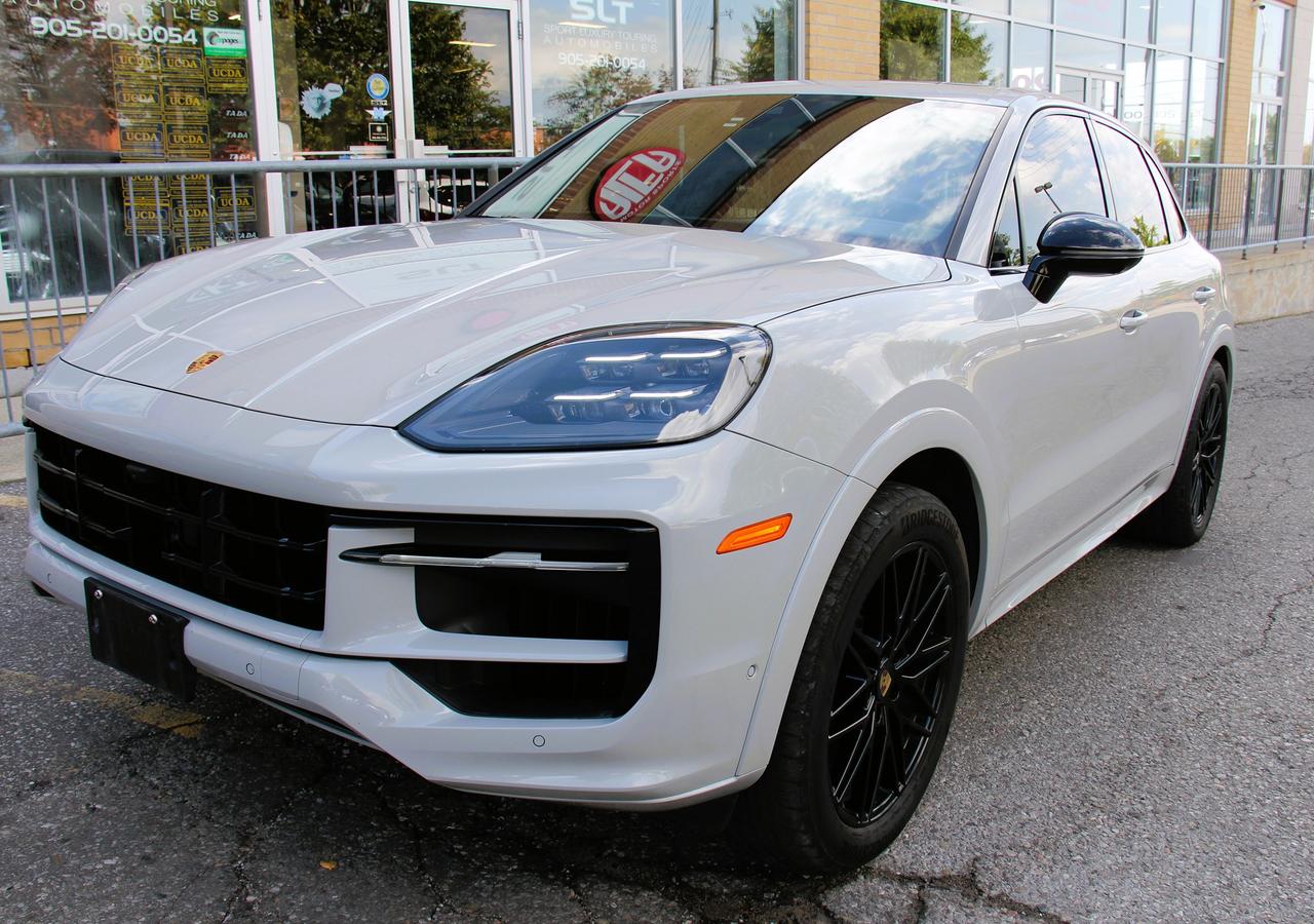 2024 Porsche Cayenne S Photo2