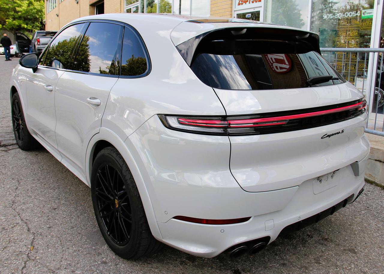 2024 Porsche Cayenne S Photo