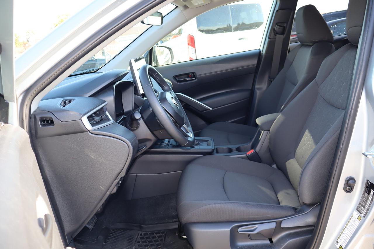 2026 Toyota Corolla Cross LE AWD Photo