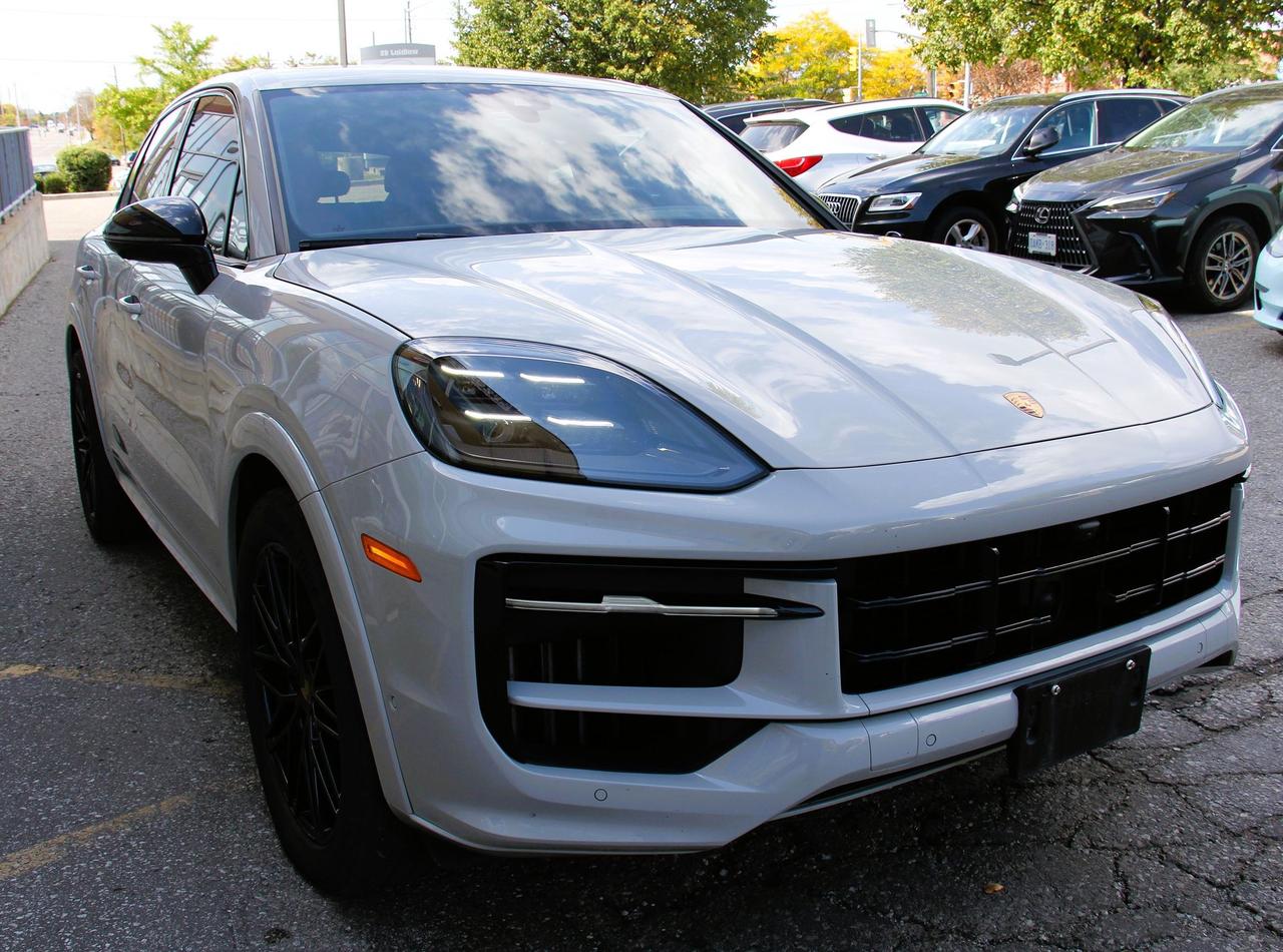 2024 Porsche Cayenne S Photo