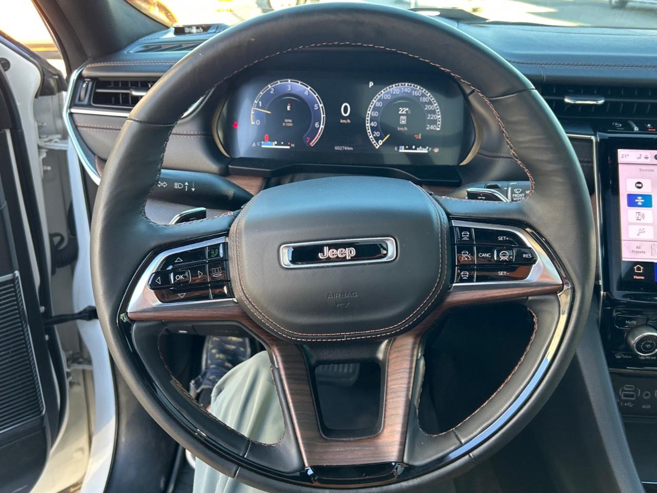 2024 Jeep Grand Cherokee L Summit 4x4 Photo