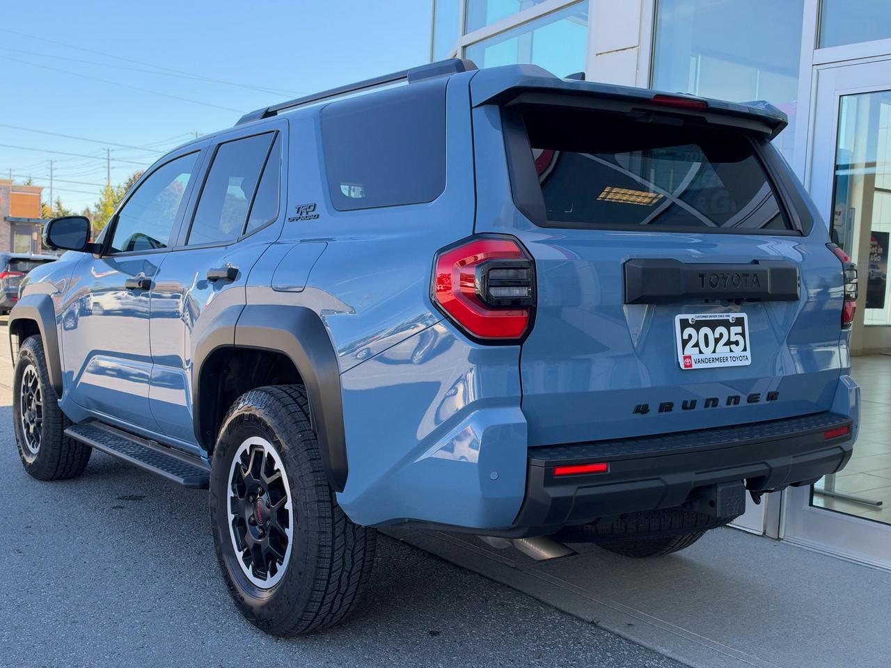 2025 Toyota 4Runner TRD OFF ROAD-PREMIUM! Photo4