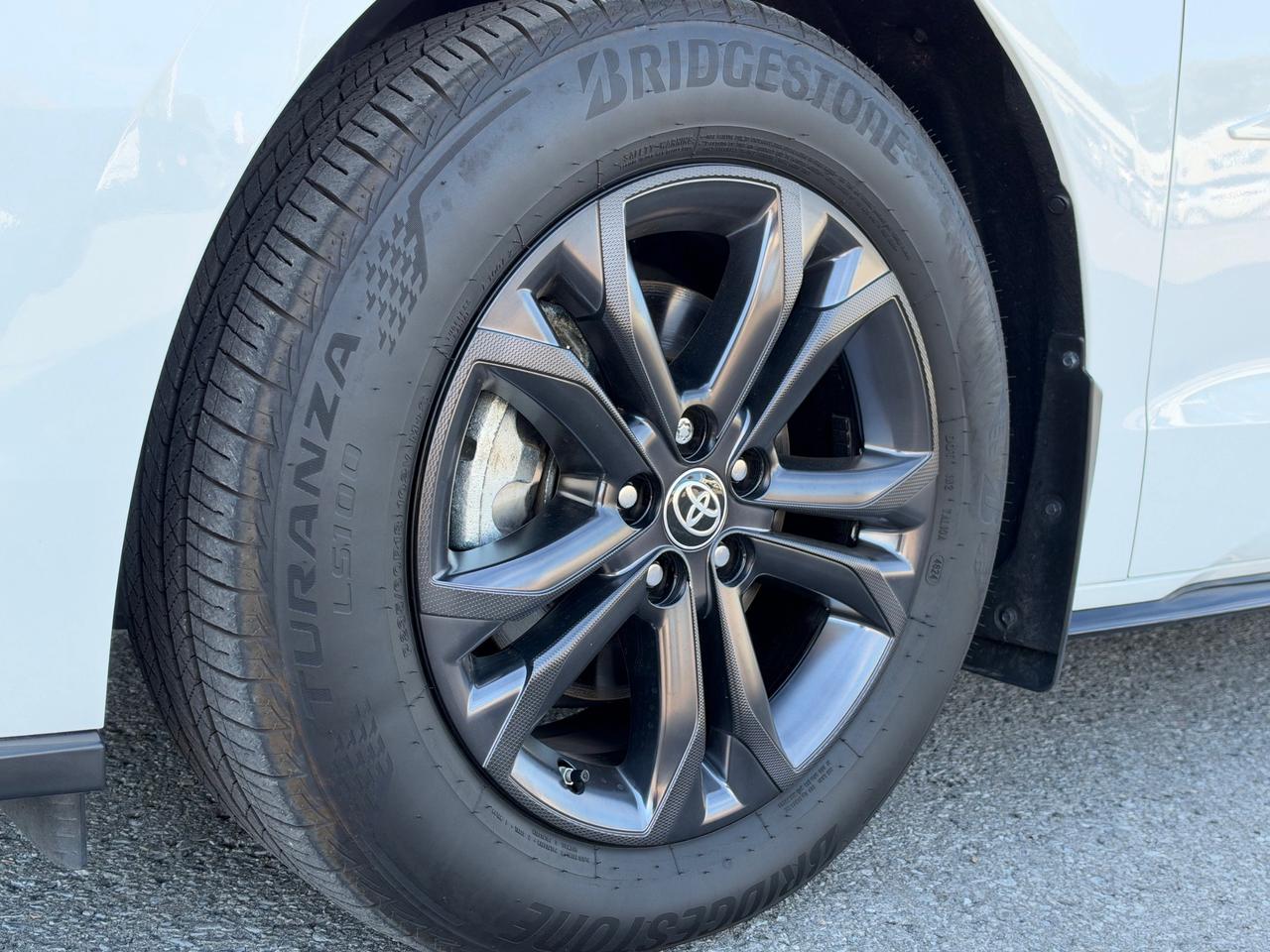 2025 Toyota Sienna XSE 7-Passenger XSE AWD TECH PKG! Photo5