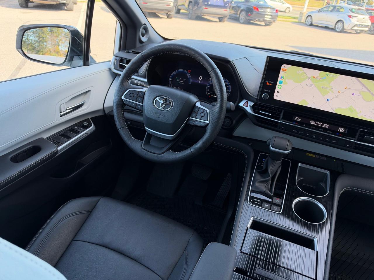 2025 Toyota Sienna XSE 7-Passenger XSE AWD TECH PKG! Photo